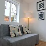 Kirashouse Apartman