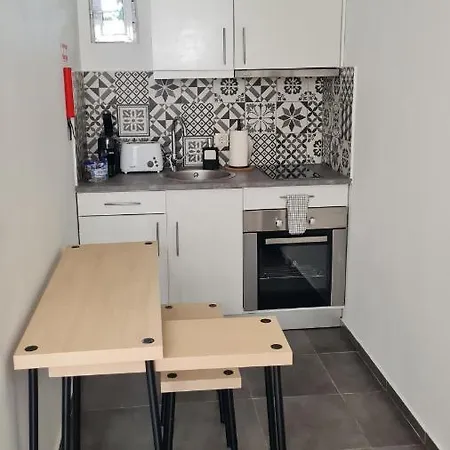 Kirashouse Apartment *
