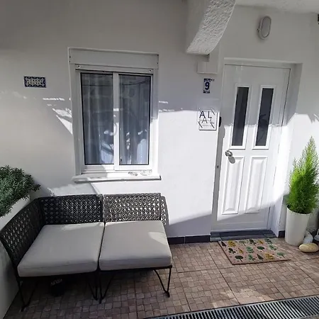 Kirashouse Apartment *